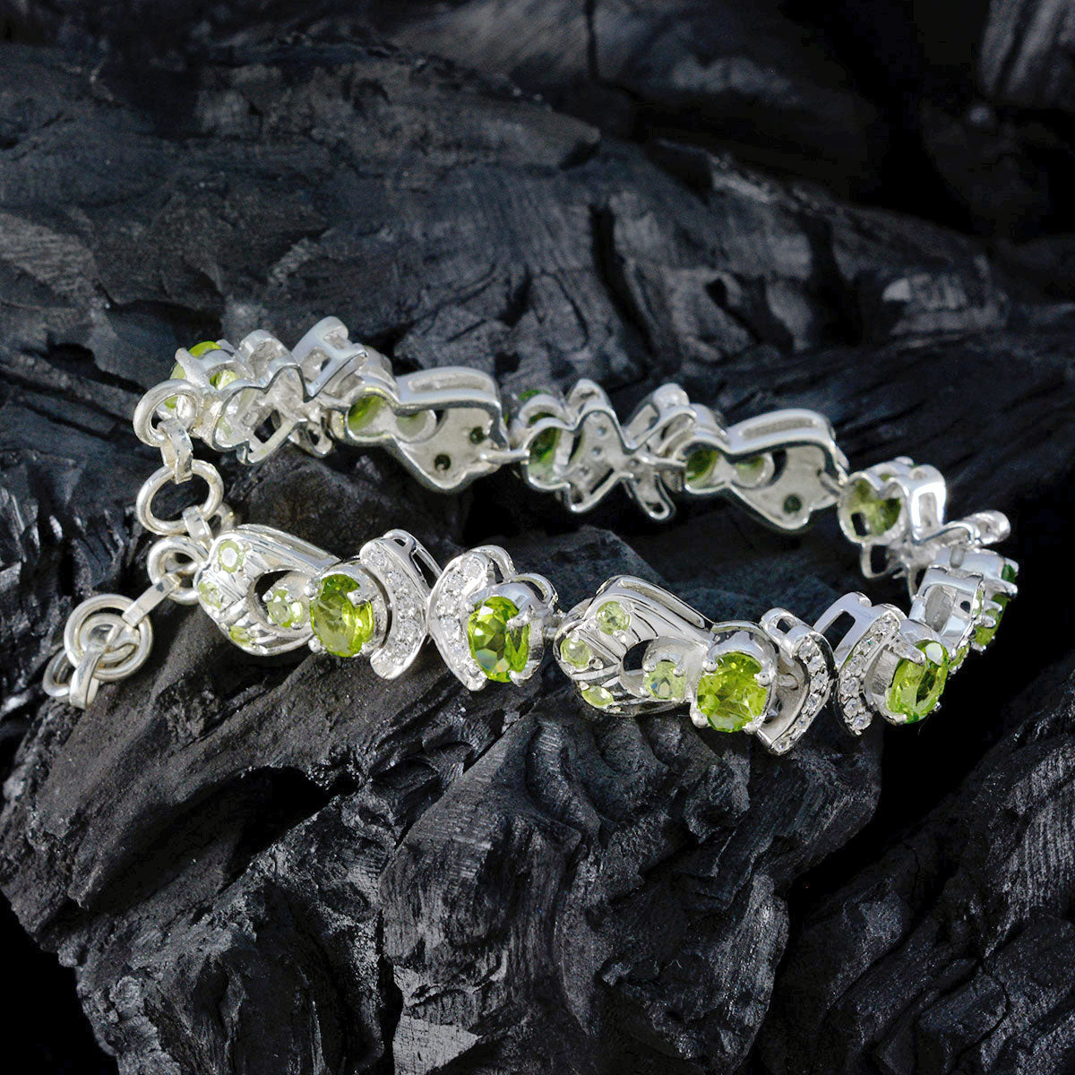 Violet Dhanteras Versatile Green Links Bracelet