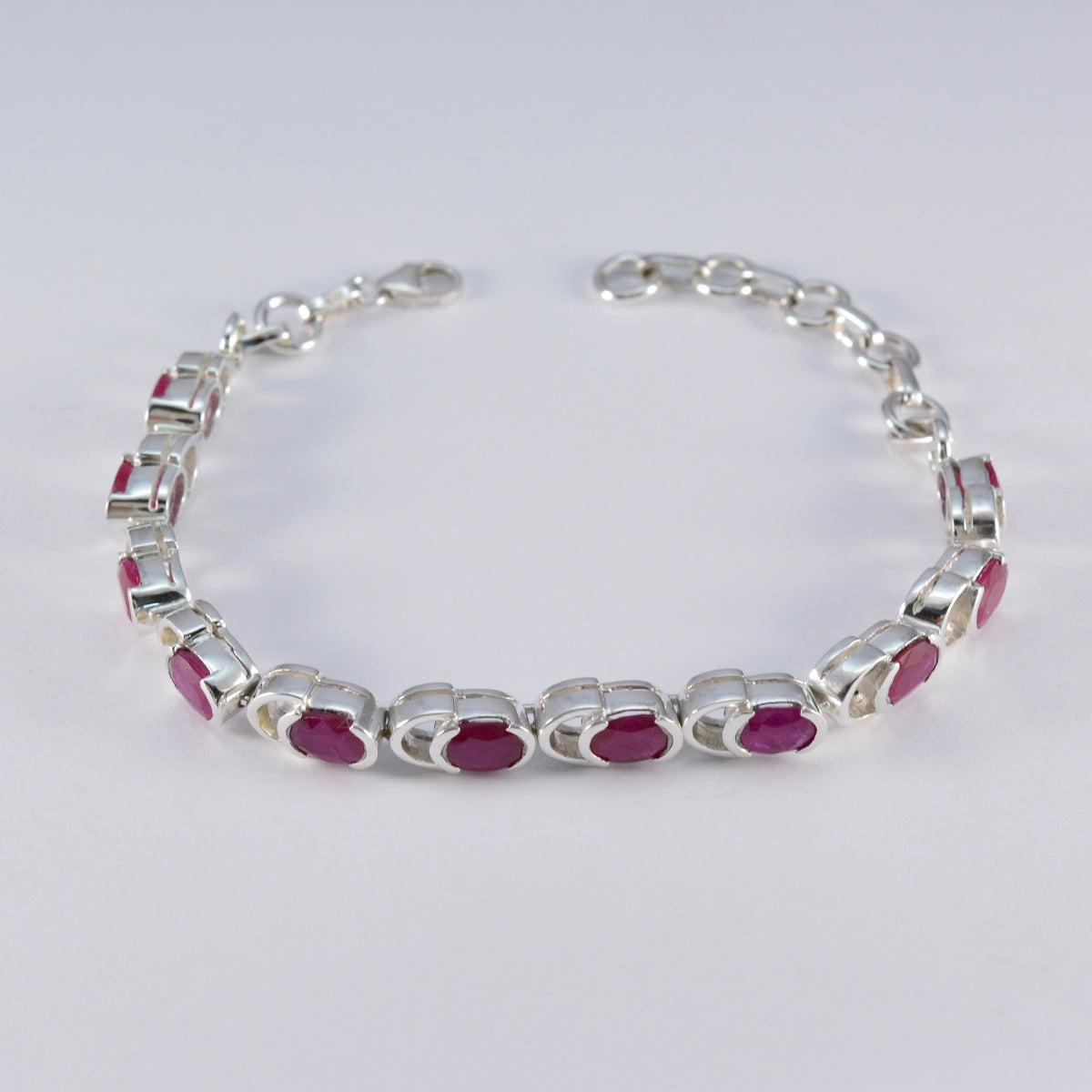 Aisha Casual Tiny Red Links Bracelet