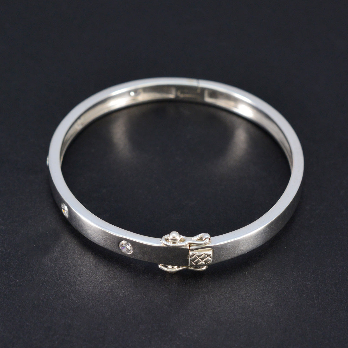 Ida Akshaya Tritiya Minimal White Hinged Bangle Bracelet