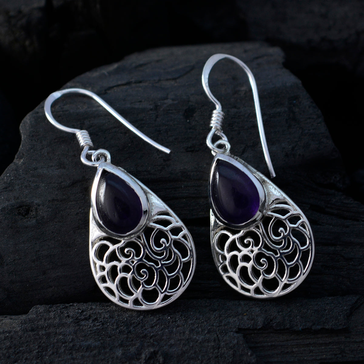 Isla Purple Featherlight Solitaire Dangle Earring