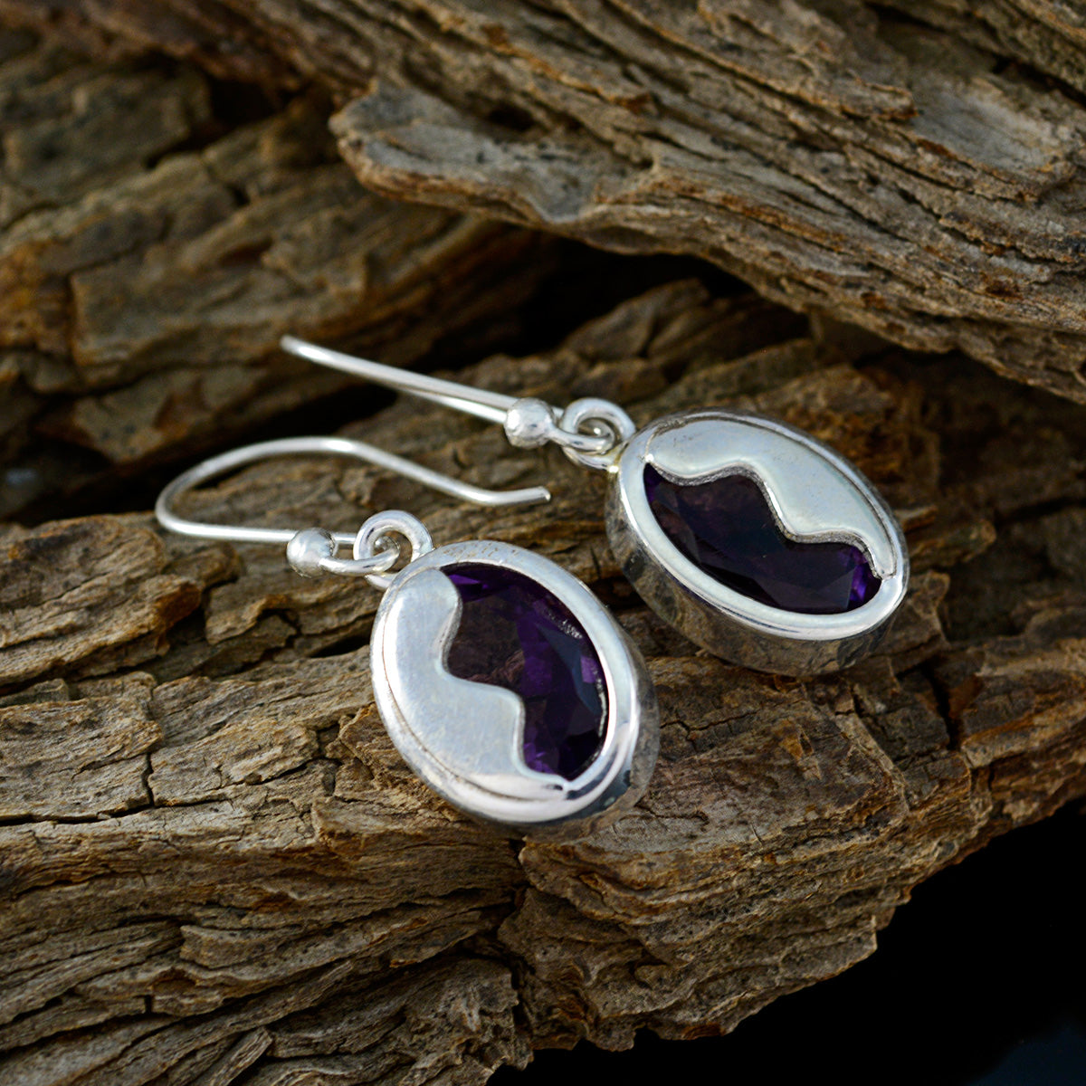 Lea Purple Mid weight Solitaire Dangle Earring