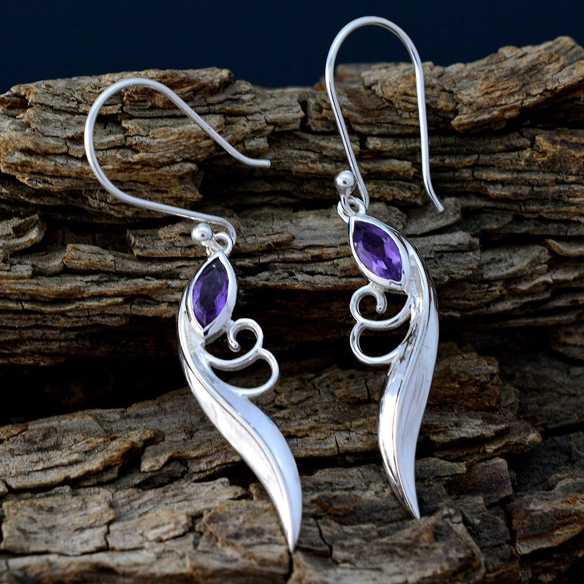 Lily Purple Dainty Solitaire Dangle Earring
