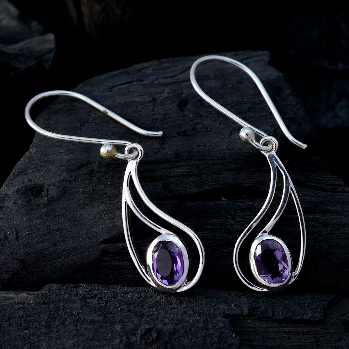 Lucy Purple Delicate Solitaire Dangle Earring