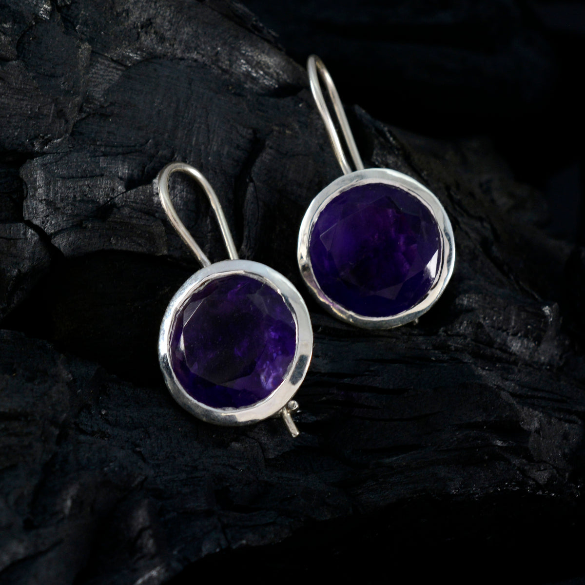 Freya Purple Edgy Solitaire Dangle Earring