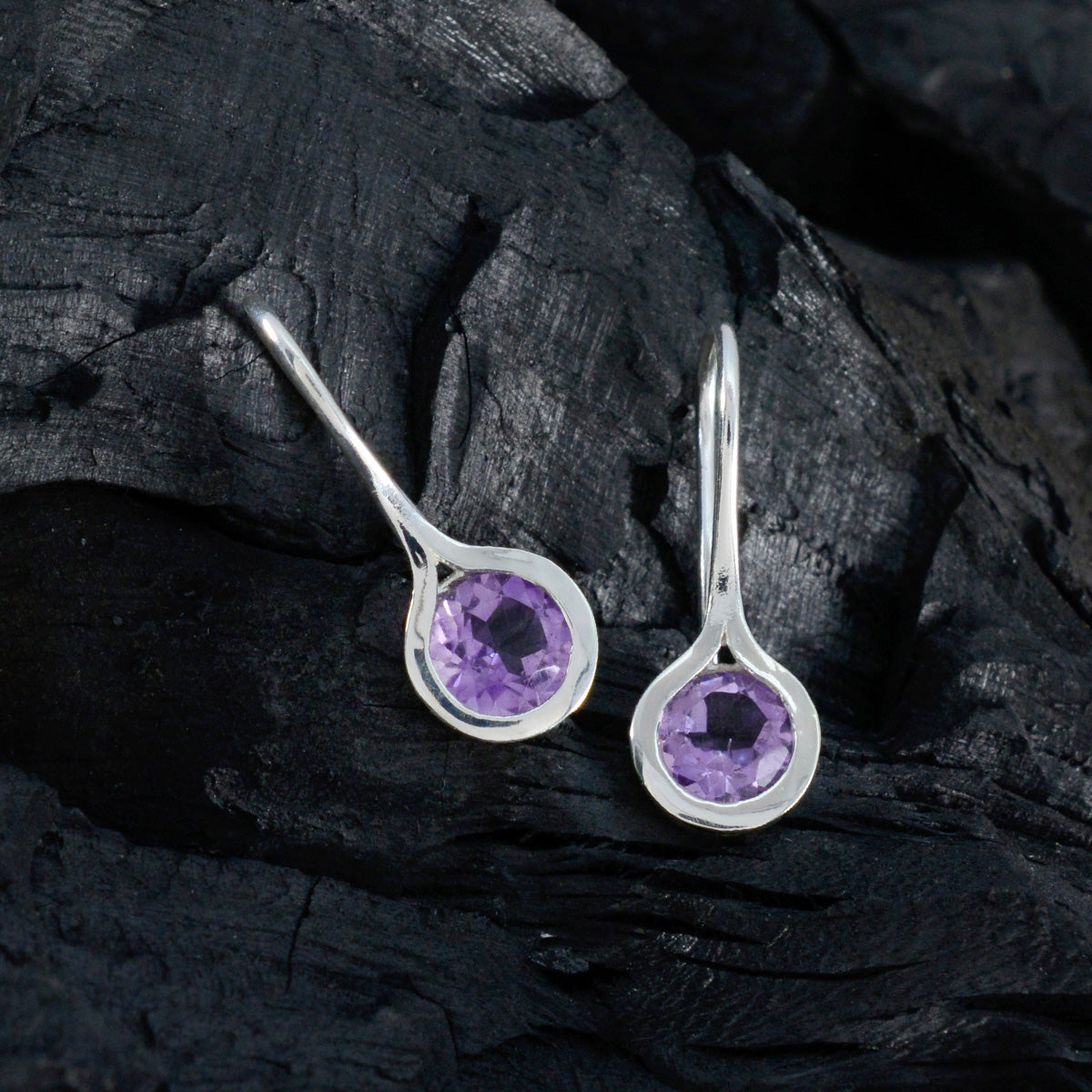 Hanna Purple Delicate Solitaire Dangle Earring