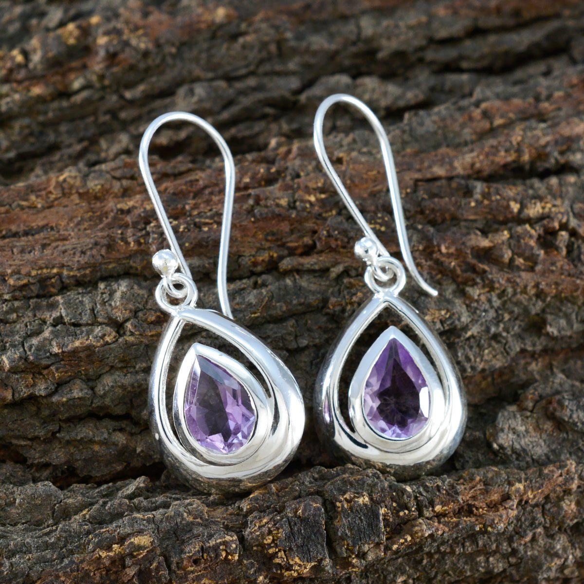 Yuna Purple Minimal Solitaire Dangle Earring