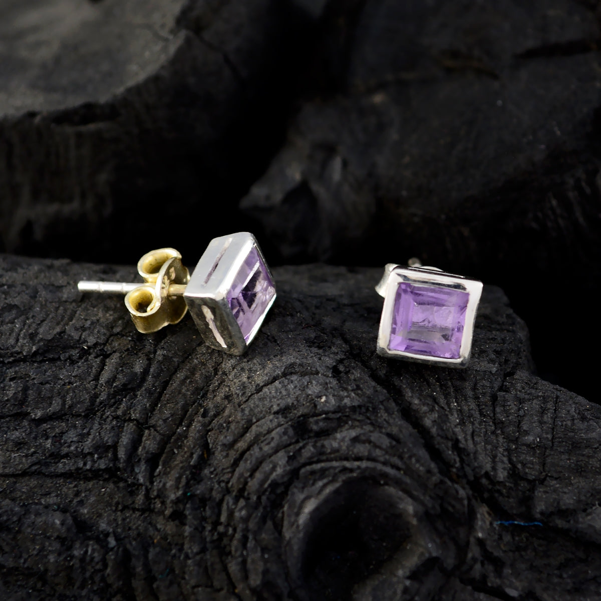 Sophia Purple Elegant Solitaire Stud Earring