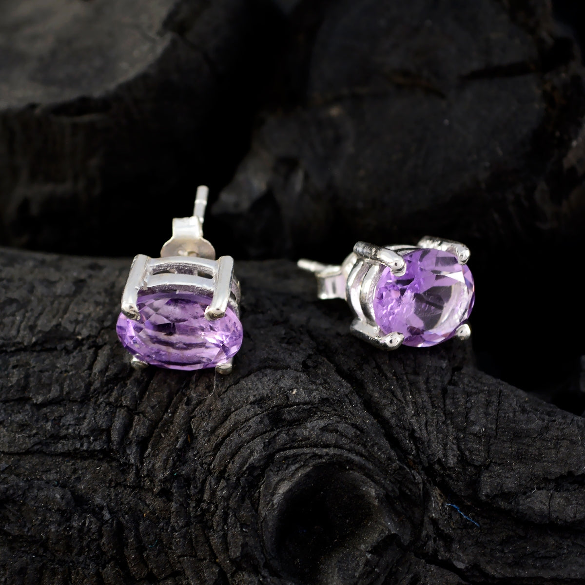 Hana Purple Delicate Solitaire Stud Earring