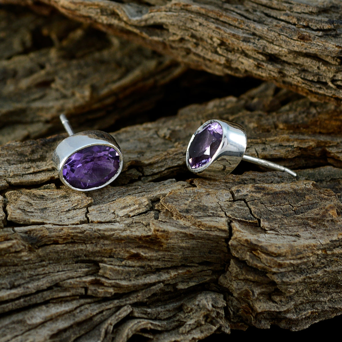 Haruka Purple Elegant Solitaire Stud Earring