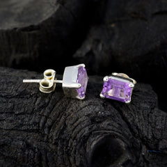Daniela Purple Elegant Solitaire Stud Earring