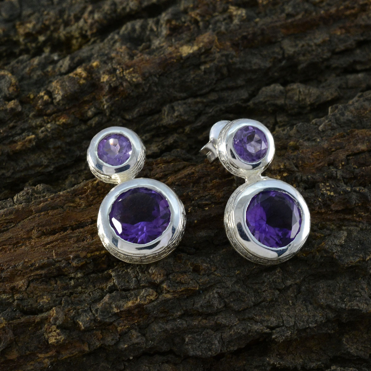 Clara Purple Minimal Toi et Moi Stud Earring
