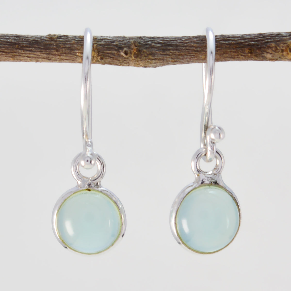 Kennedy Blue Elegant Solitaire Dangle Earring