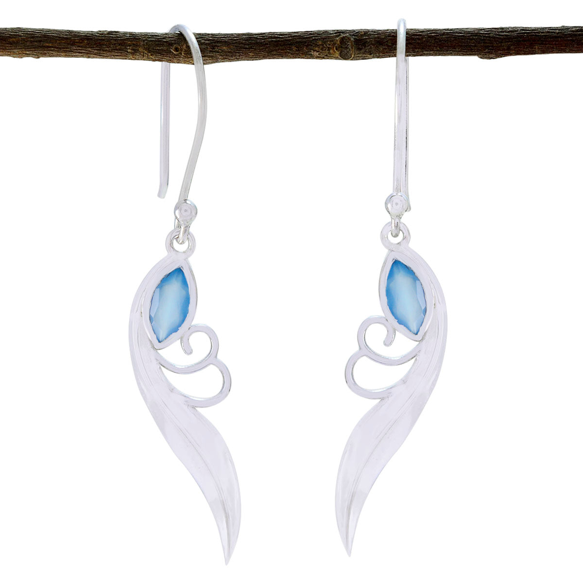 María Blue Delicate Solitaire Dangle Earring Blue Chalcedony Blue Dangle