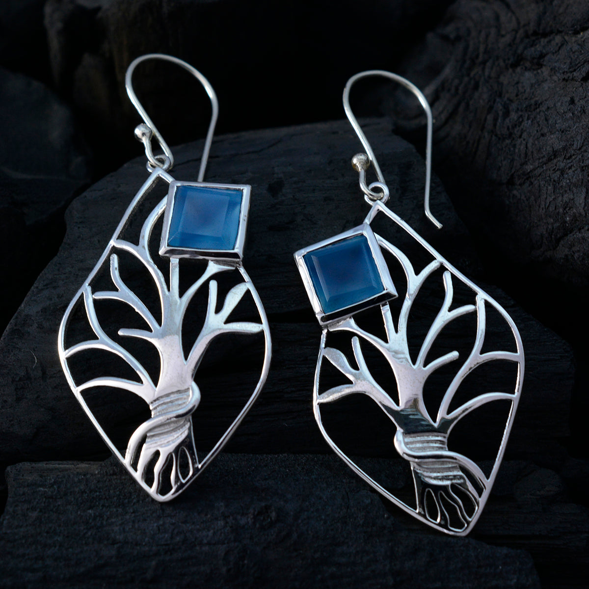 Mariana Blue Featherlight Solitaire Dangle Earring