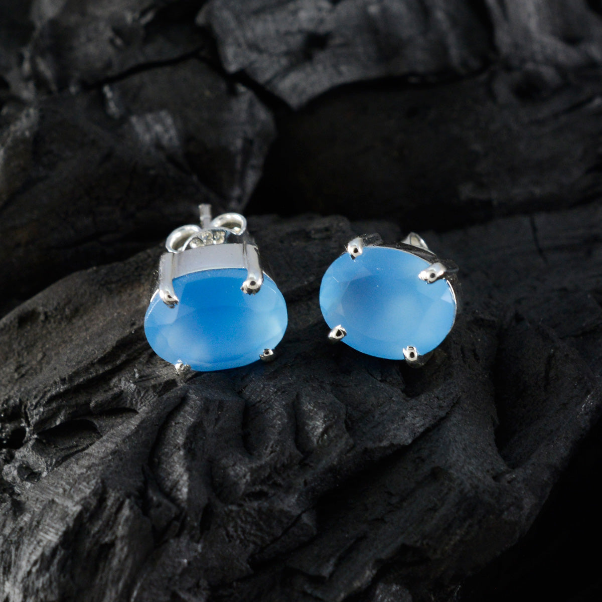 Mariana Blue Dainty Solitaire Stud Earring