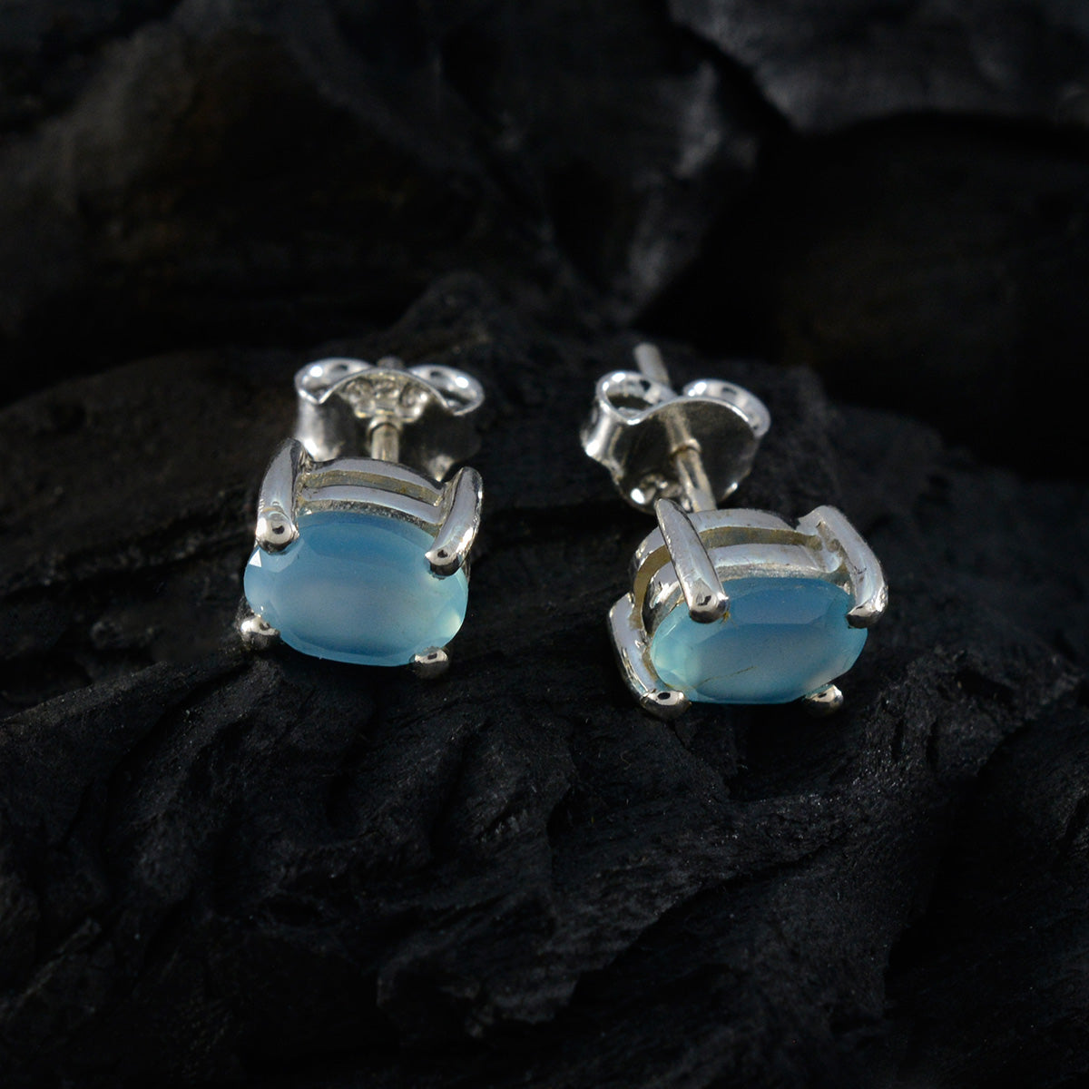Abigail Blue Dainty Solitaire Stud Earring