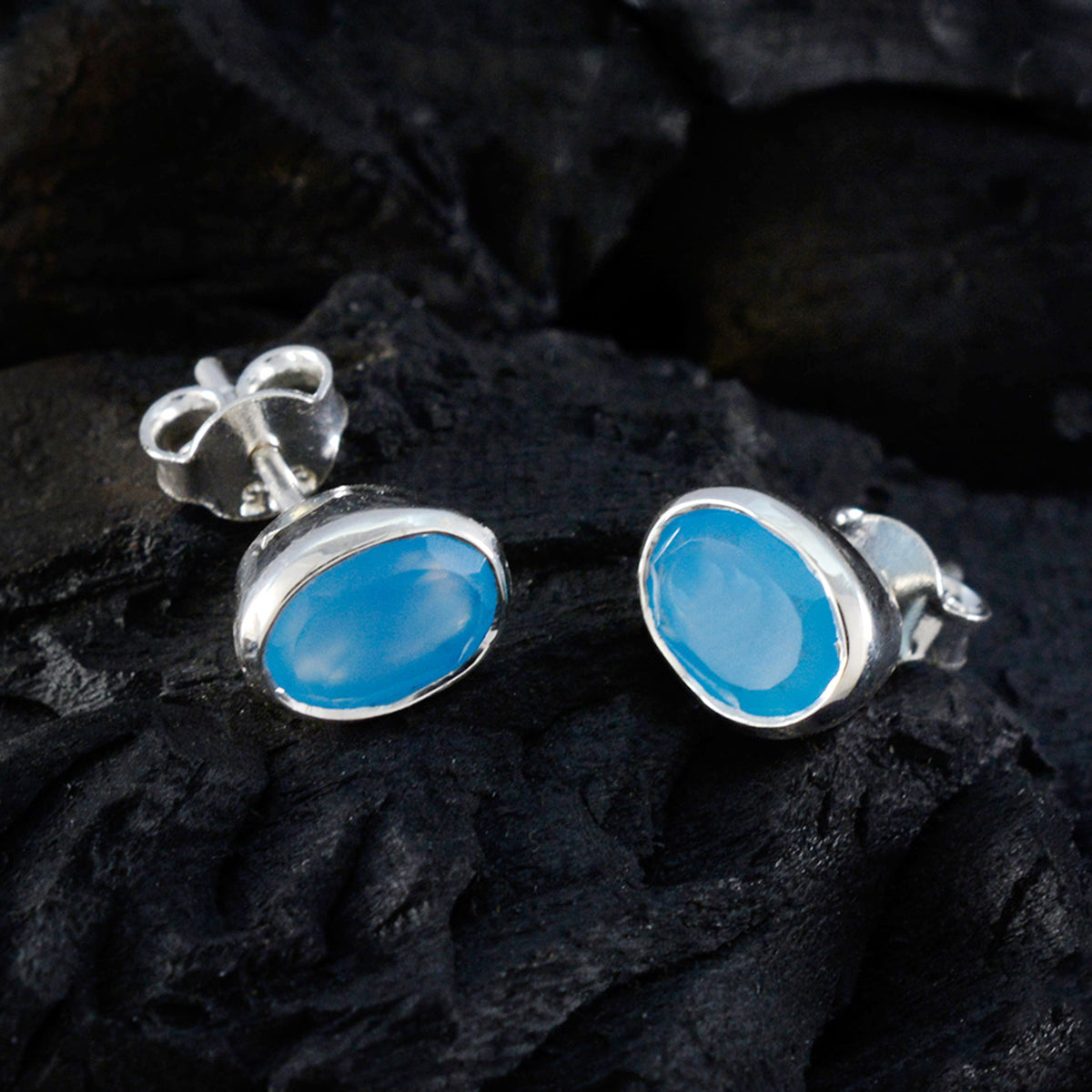 Camilla Blue Dainty Solitaire Stud Earring