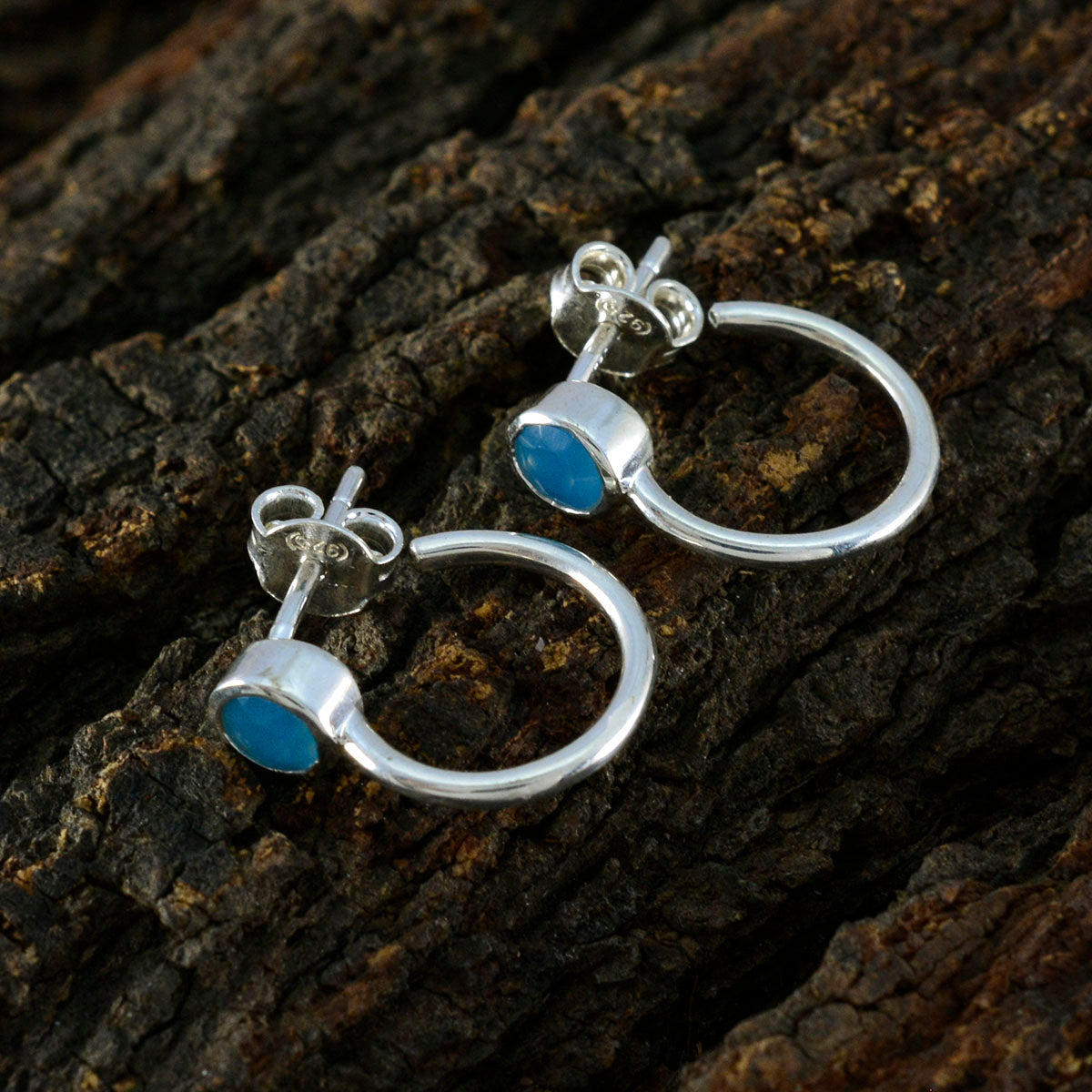 Inès Blue Delicate Solitaire Stud Earring