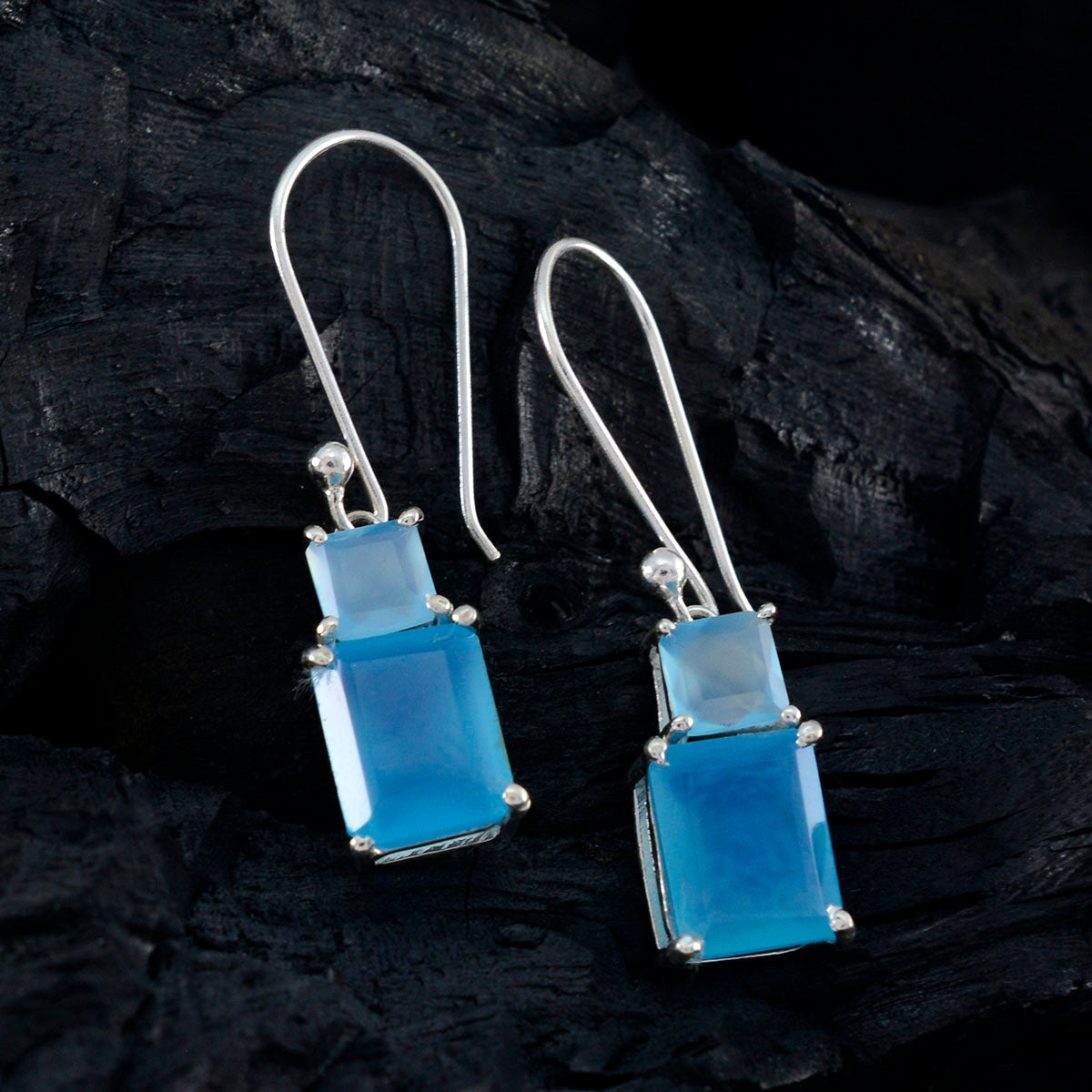 Rosa Blue Whisper thin Toi et Moi Dangle Earring