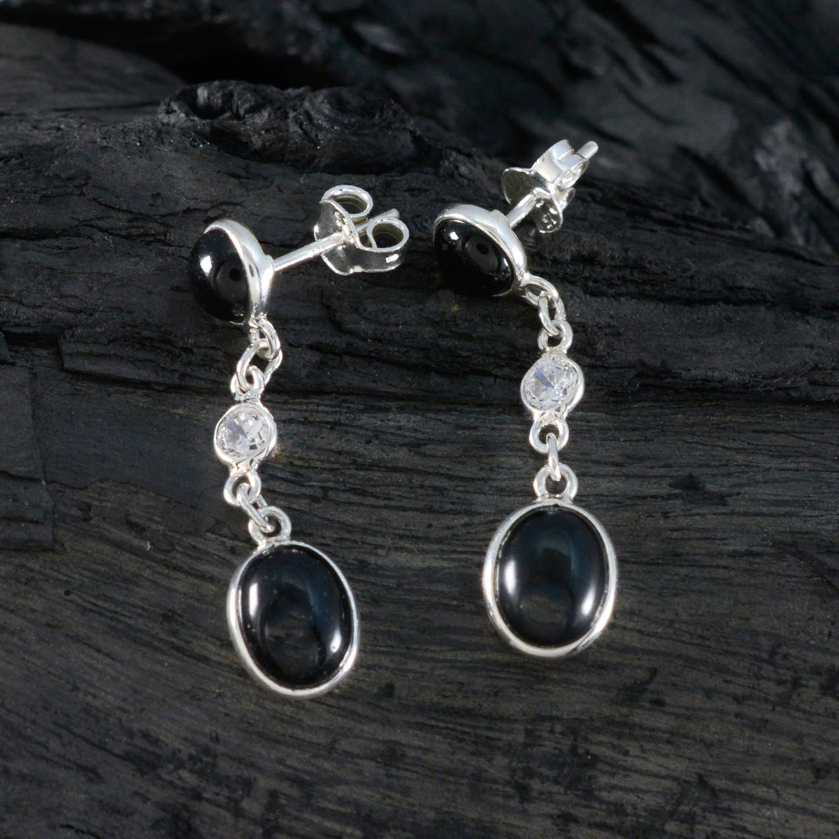 Anna Black Delicate multiple Stud Earring