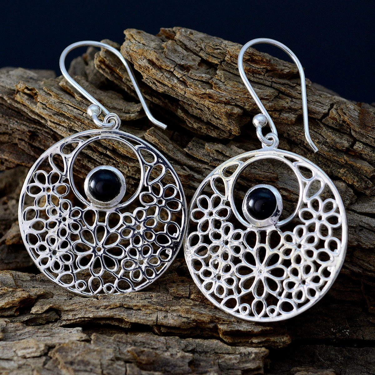 Ellie Black Eye catching Solitaire Dangle Earring