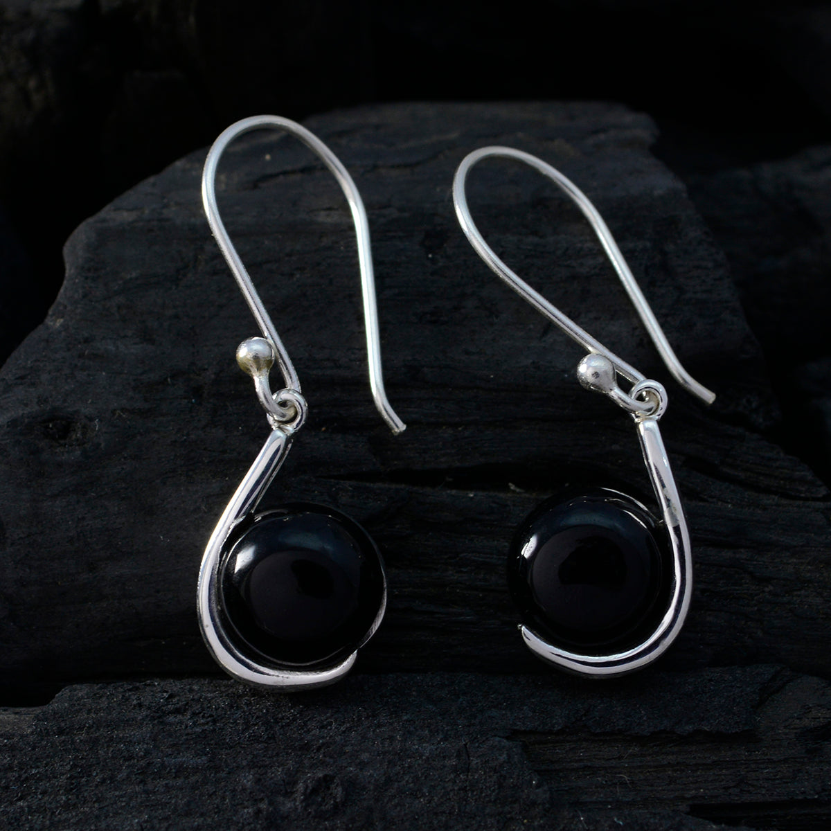 Emilia Black Featherlight Solitaire Dangle Earring