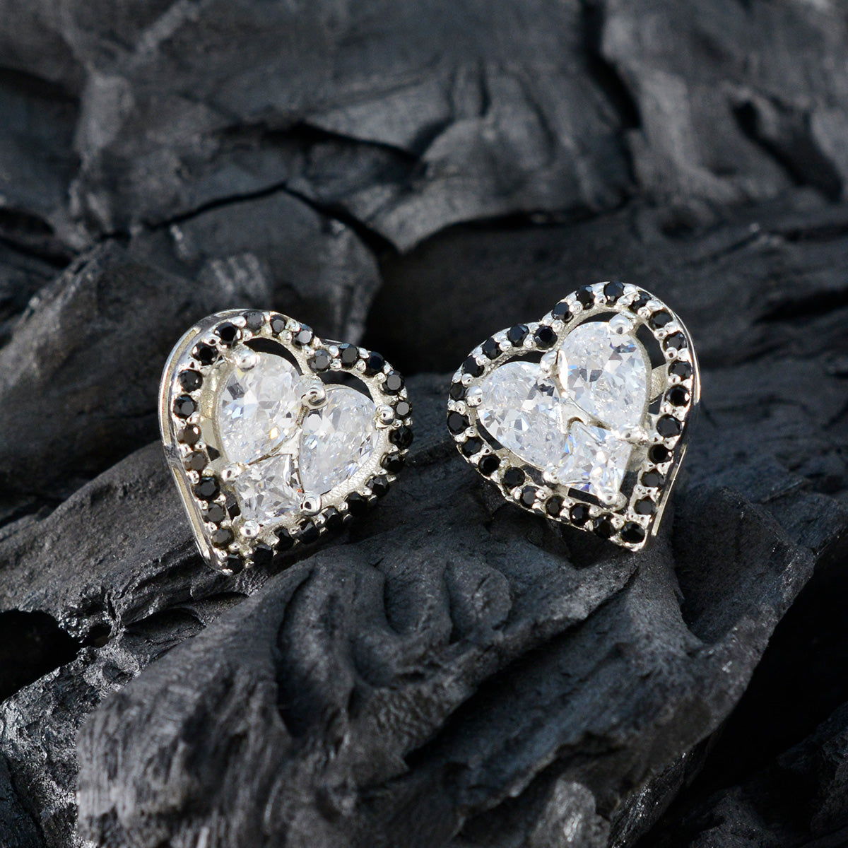 Teresa Black Slim multiple Stud Earring