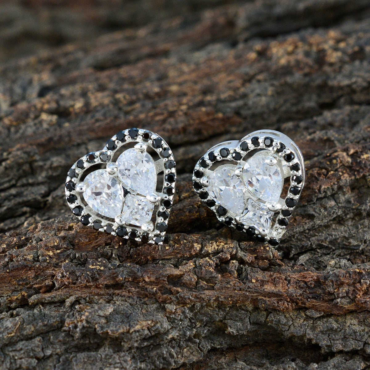Teresa Black Slim multiple Stud Earring