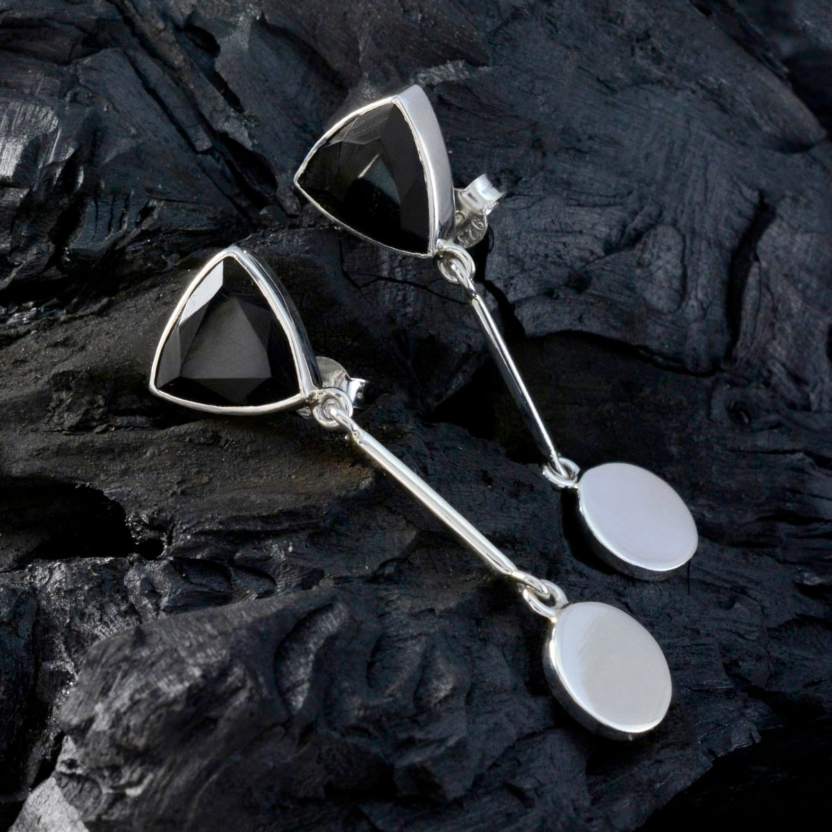 Lili Black Eye catching multiple Stud Earring