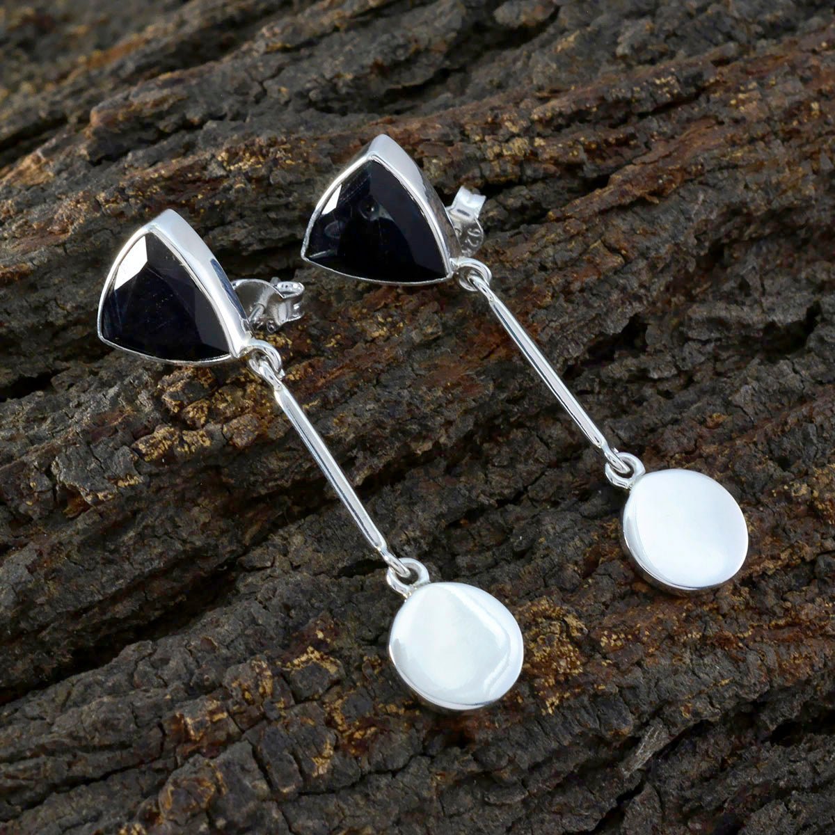 Lili Black Eye catching multiple Stud Earring