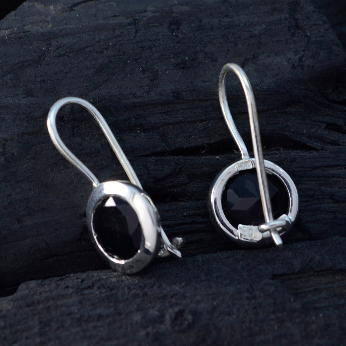 Audrey Black Delicate Solitaire Dangle Earring