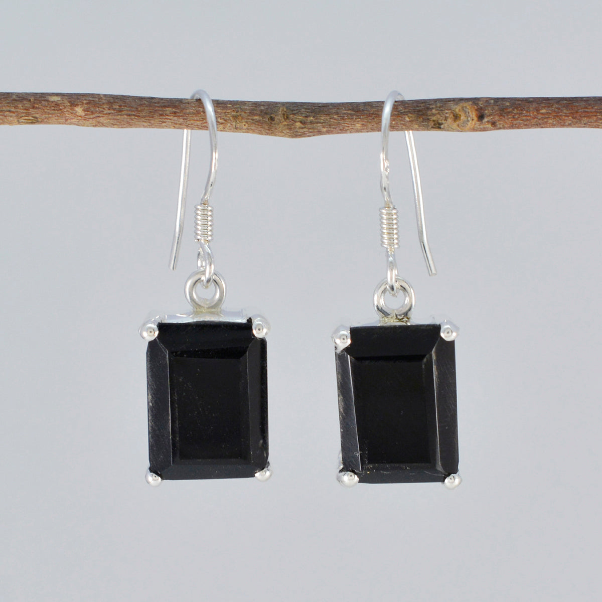 Mathilde Black Tiny Solitaire Dangle Earring