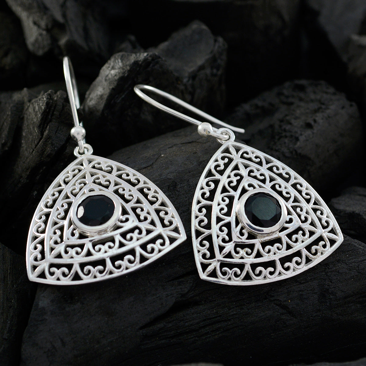 Penelope Black Eye catching Solitaire Dangle Earring