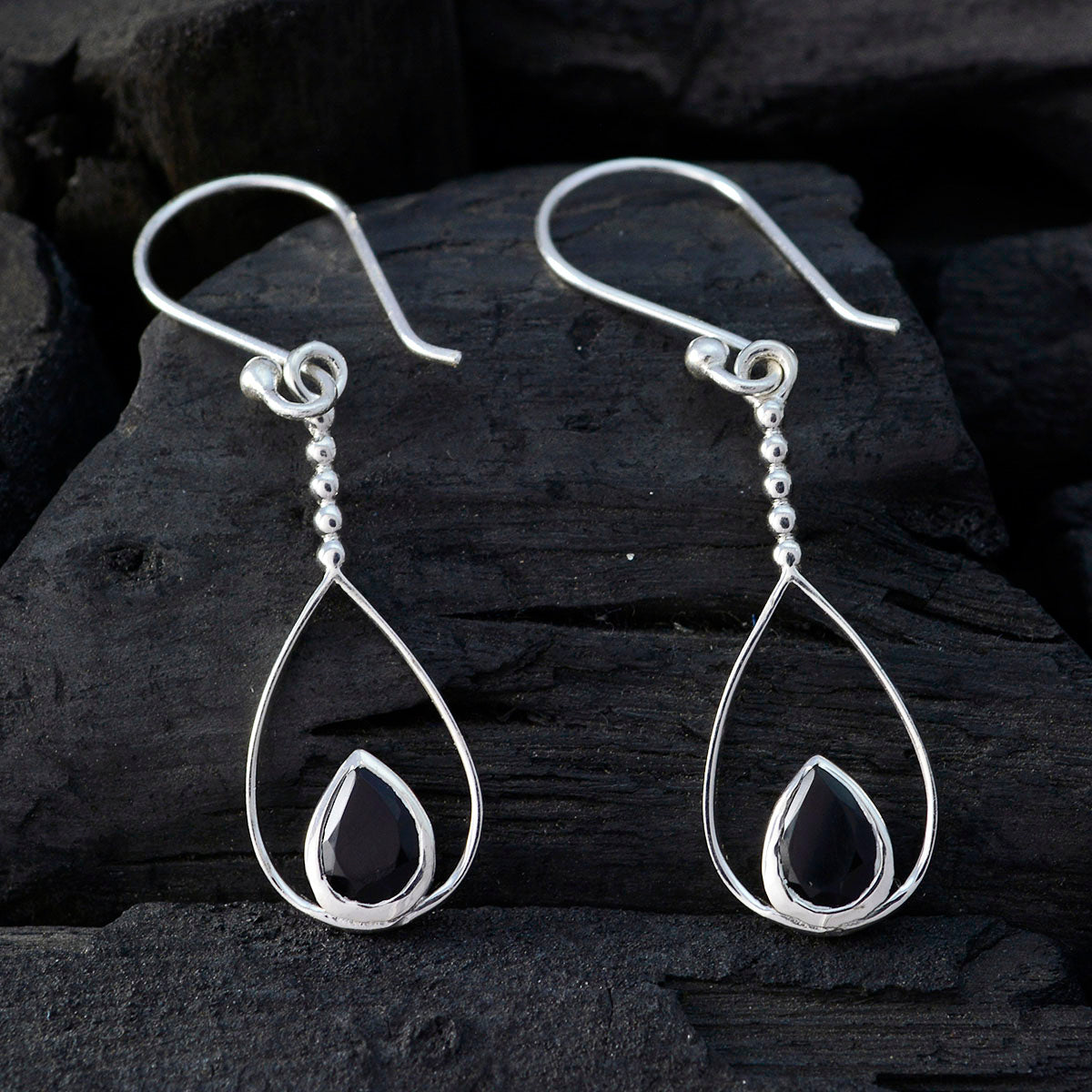 Savannah Black Dainty Solitaire Dangle Earring