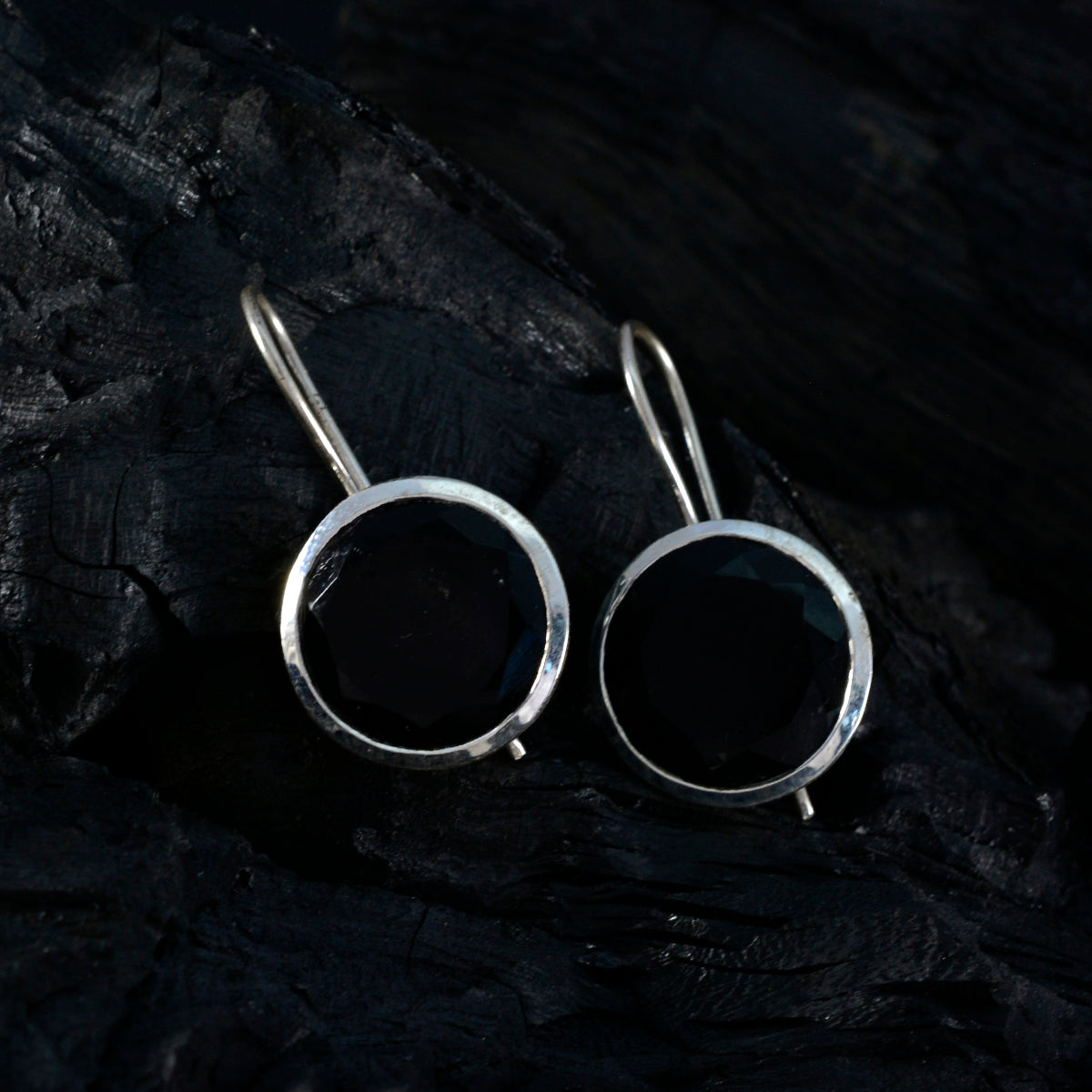 Sophia Black Eye catching Solitaire Dangle Earring