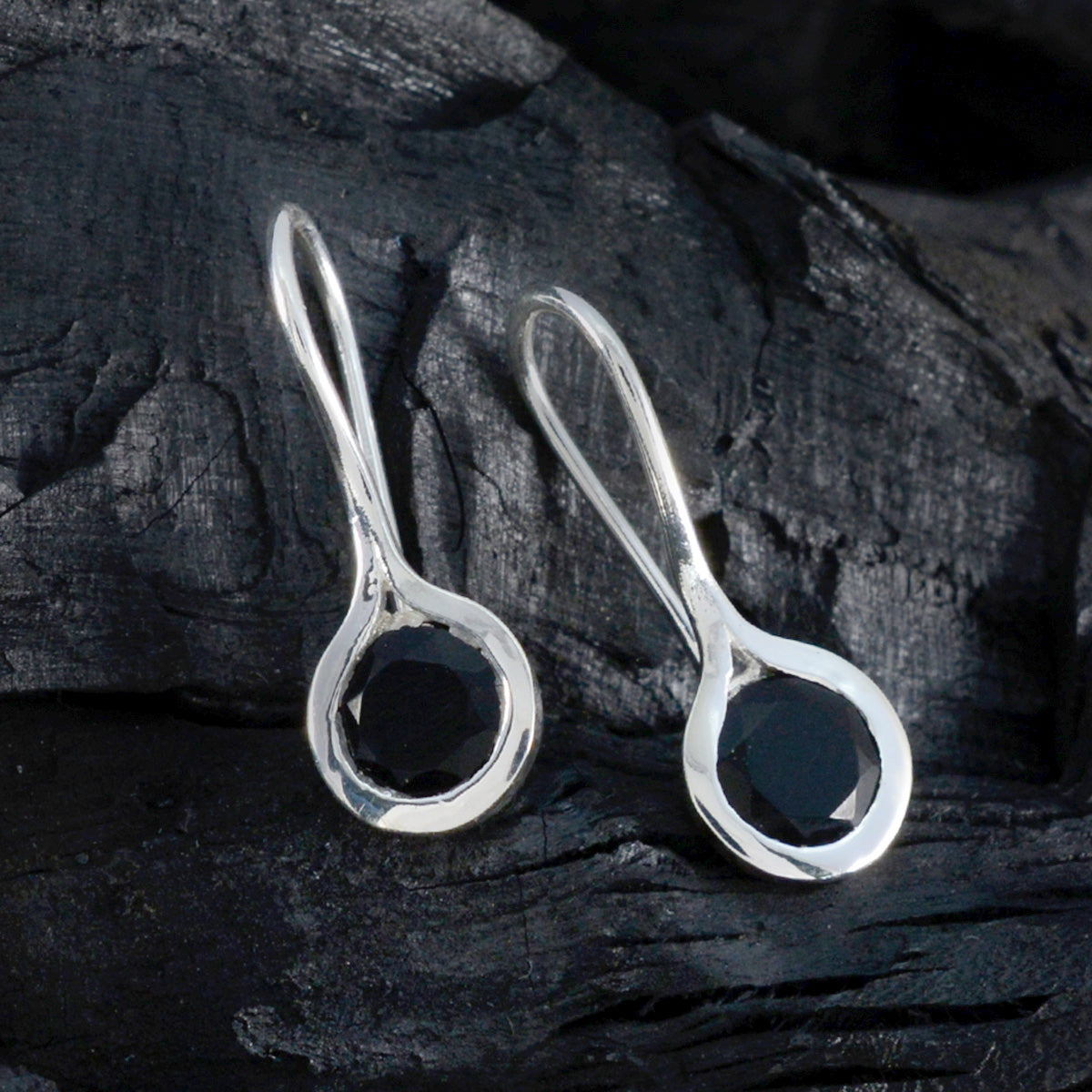 Hannah Black Delicate Solitaire Dangle Earring