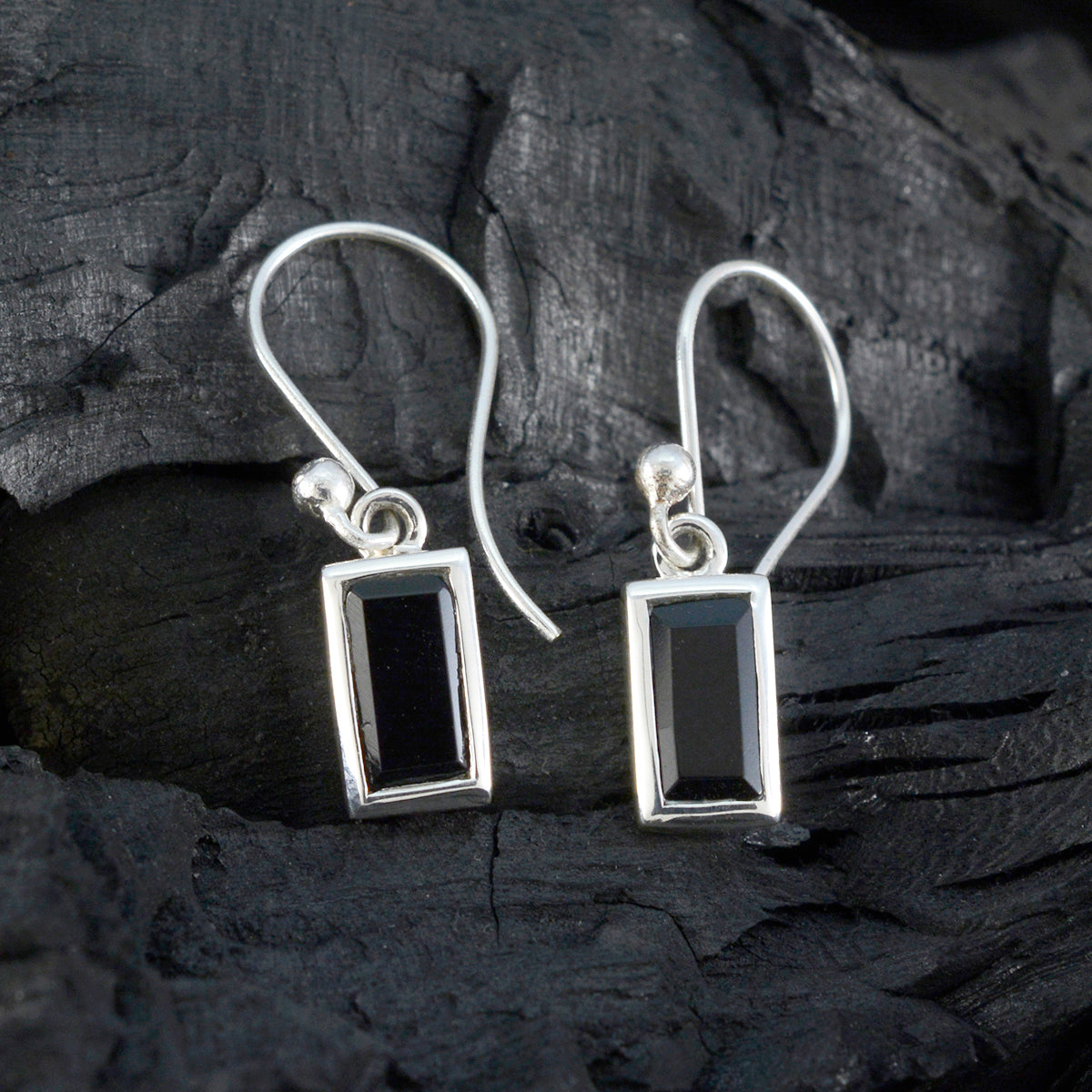 Layla Black Dainty Solitaire Dangle Earring