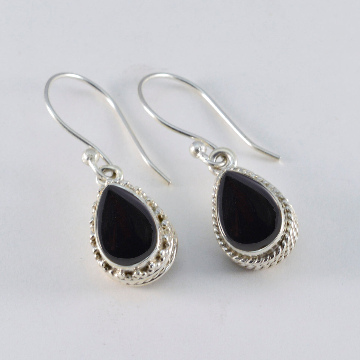 Ha eun Black Slim Solitaire Dangle Earring