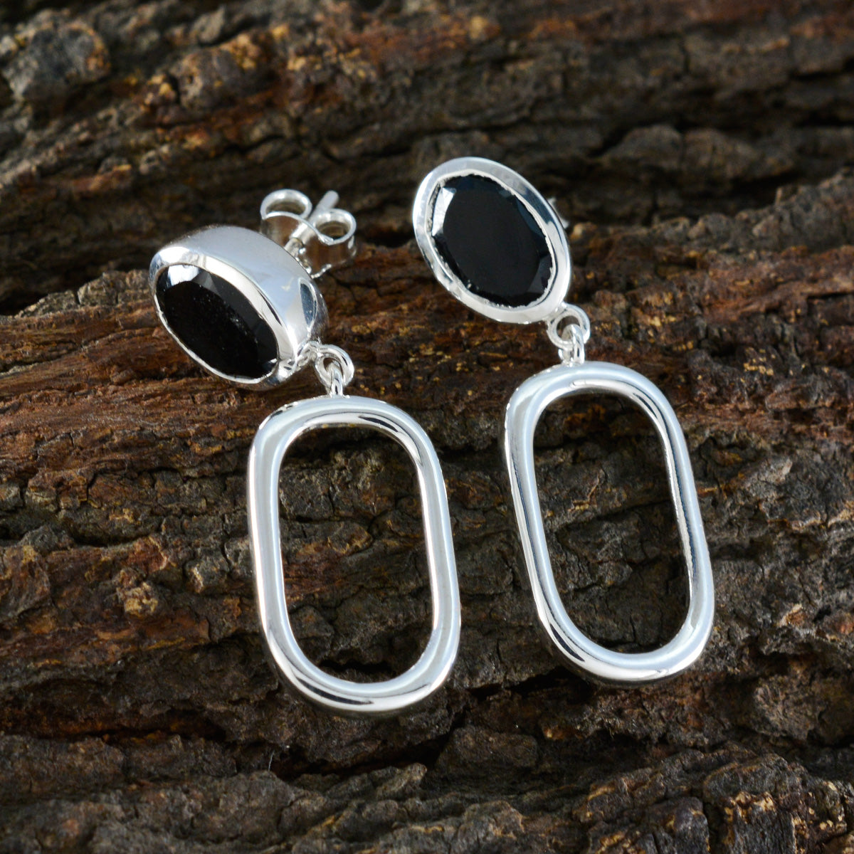 Teresa Black Tiny Solitaire Stud Earring