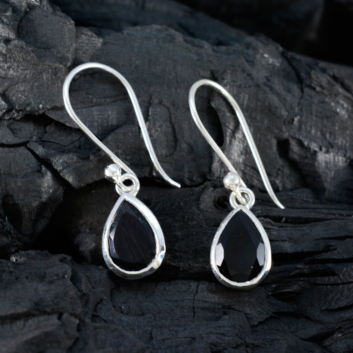 Zoe Black Dainty Solitaire Dangle Earring
