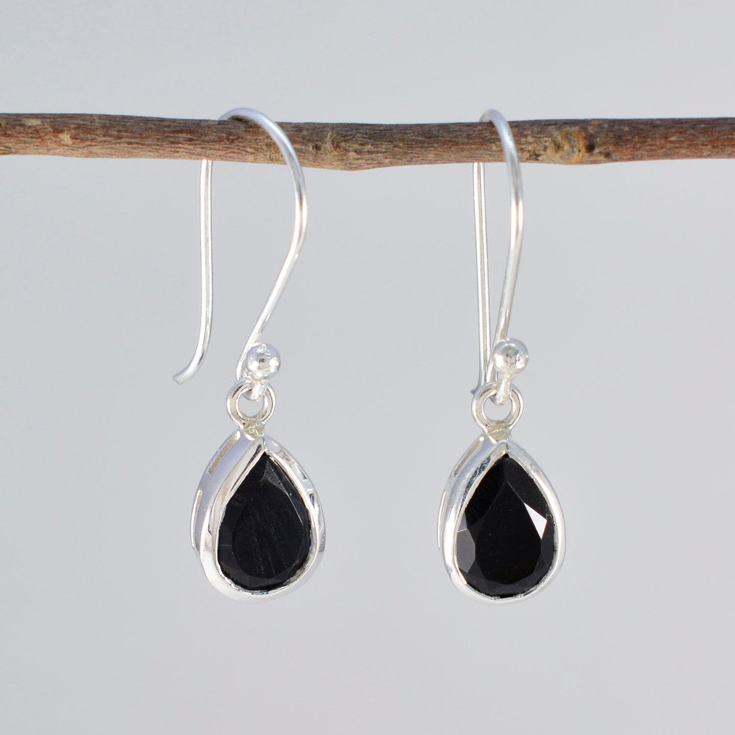 Zoe Black Dainty Solitaire Dangle Earring