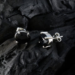 Yasmin Black Delicate Solitaire Stud Earring