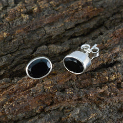 Amelia Black Delicate Solitaire Stud Earring