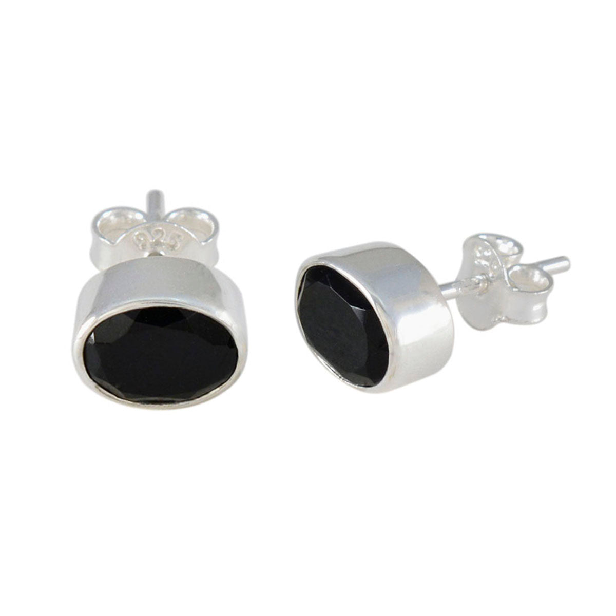 Amelia Black Delicate Solitaire Stud Earring