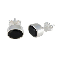 Amelia Black Delicate Solitaire Stud Earring