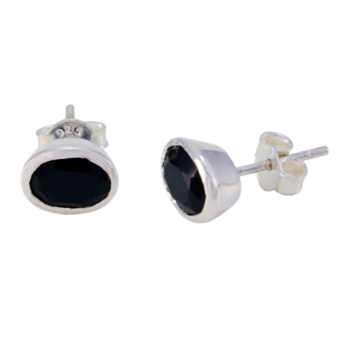Aiko Black Elegant Solitaire Stud Earring