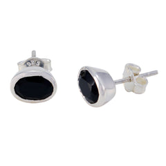 Aiko Black Elegant Solitaire Stud Earring