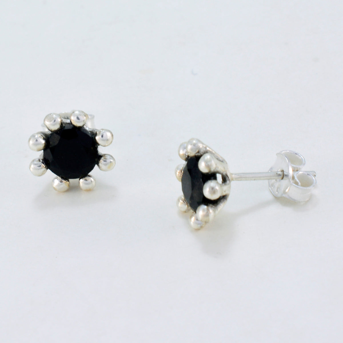 Dayana Black Elegant Solitaire Stud Earring