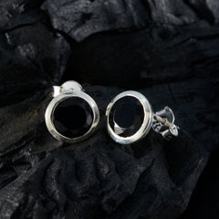 Seo yeon Black Dainty Solitaire Stud Earring