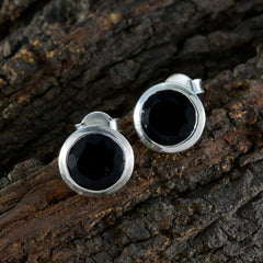 Seo yeon Black Dainty Solitaire Stud Earring